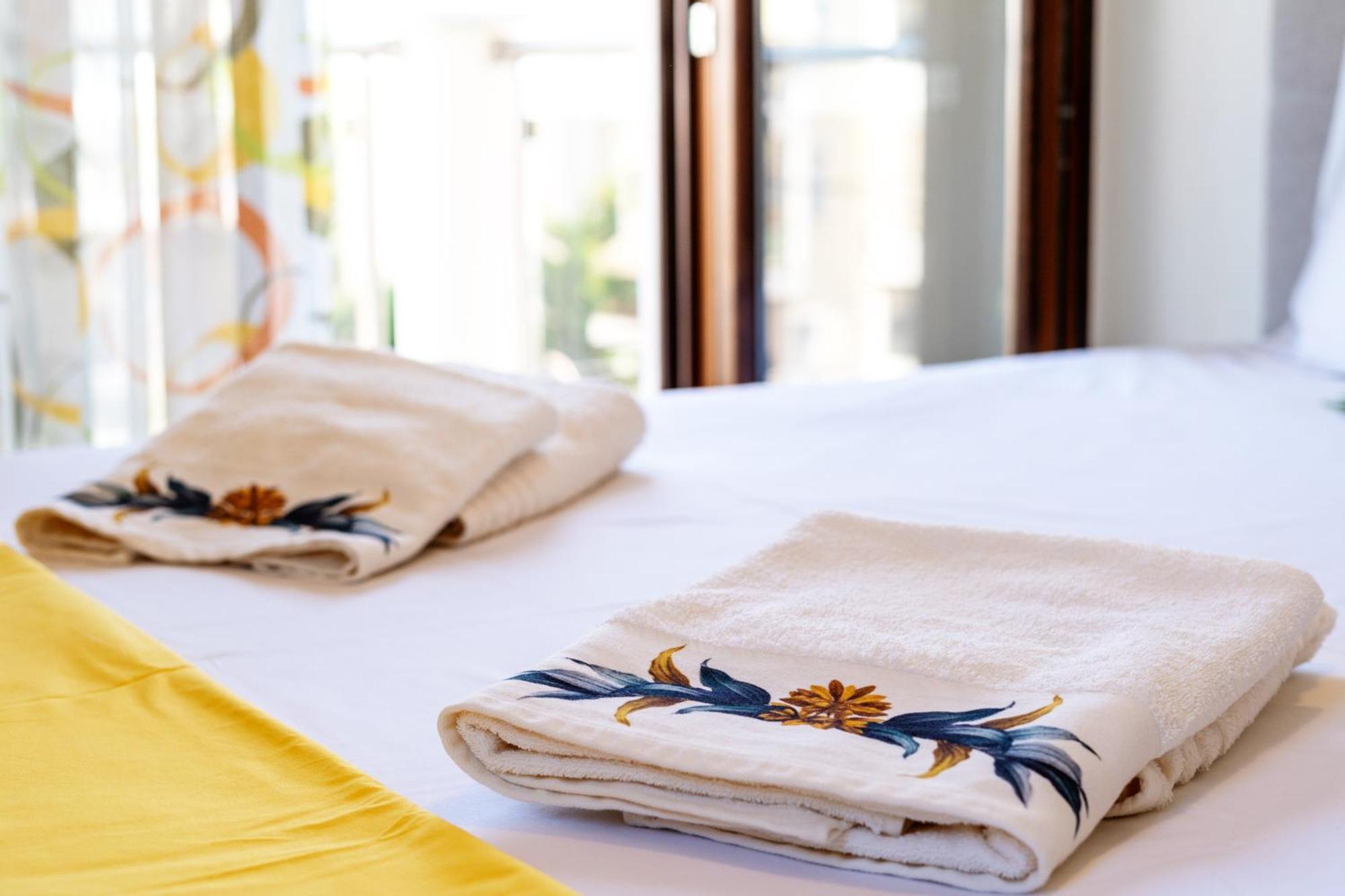 Luxury And Sunny Apartment 250 Mts From The Beach!! Peraía Dış mekan fotoğraf